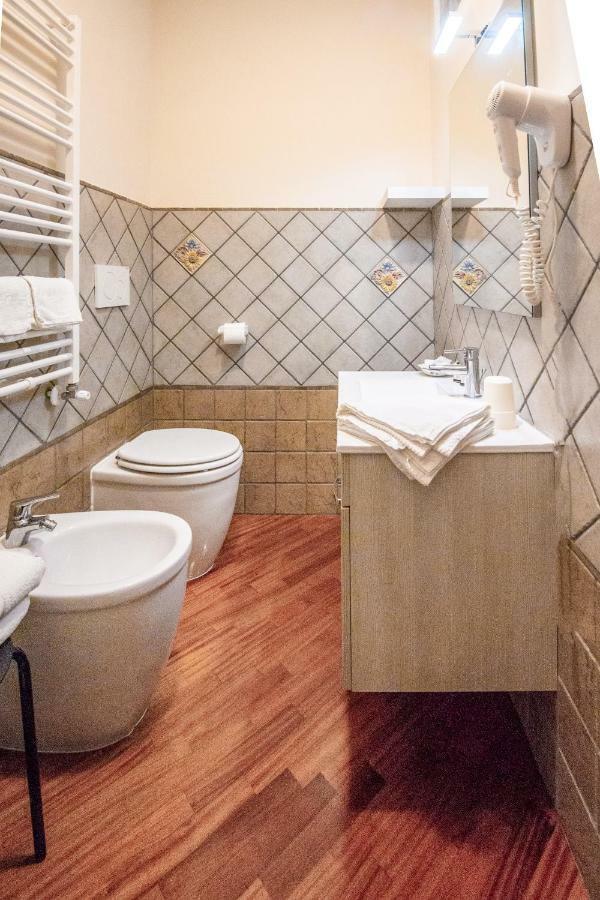 Il Bacio E La Nocciola Bed & Breakfast Labico Luaran gambar